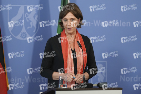 Pressebriefing zur aktuellen Lage in der Coronakrise in Düsseldorf