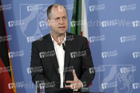 Pressebriefing zur aktuellen Lage in der Coronakrise in Düsseldorf