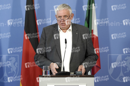 Pressebriefing zur aktuellen Lage in der Coronakrise in Düsseldorf