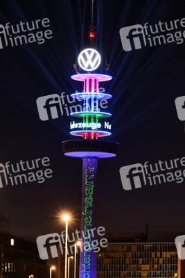 Lichtaktion der Veranstaltungstechnik-Branche am VW-Tower in Hannover
