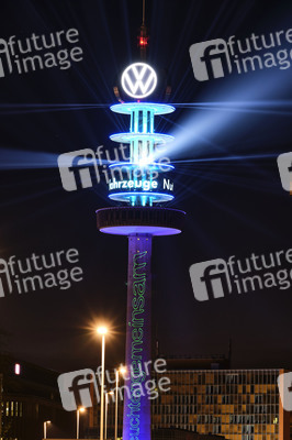 Lichtaktion der Veranstaltungstechnik-Branche am VW-Tower in Hannover