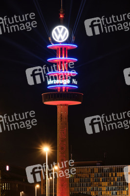 Lichtaktion der Veranstaltungstechnik-Branche am VW-Tower in Hannover