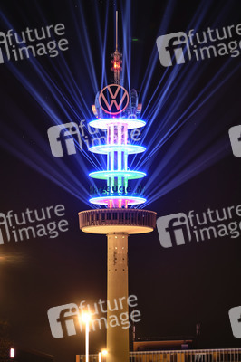 Lichtaktion der Veranstaltungstechnik-Branche am VW-Tower in Hannover
