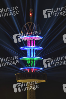 Lichtaktion der Veranstaltungstechnik-Branche am VW-Tower in Hannover