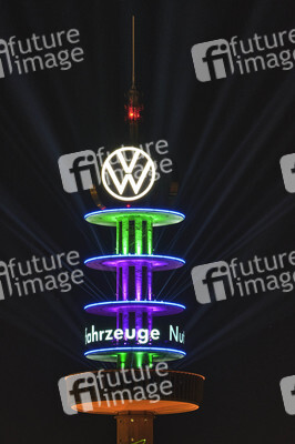 Lichtaktion der Veranstaltungstechnik-Branche am VW-Tower in Hannover