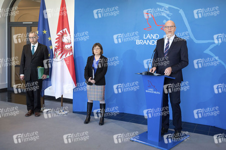 Pressekonferenz zur Eindämmungsverordnung für das Land Brandenburg in Potsdam