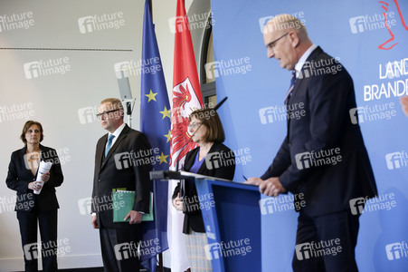 Pressekonferenz zur Eindämmungsverordnung für das Land Brandenburg in Potsdam