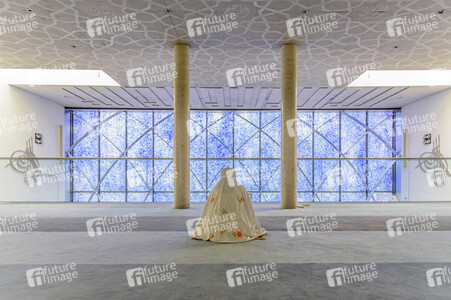 Symbolfoto allein beten während der Coronakrise