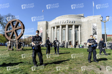4. Verschwörungstheoretiker-Protest in Berlin