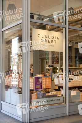 Wiedereröffnung der Boutique 'Luxus Clever' in Hamburg