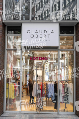 Wiedereröffnung der Boutique 'Luxus Clever' in Hamburg