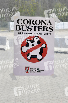 Eröffnung eines Corona-Drive-in auf dem Zentralen Festplatz in Berlin