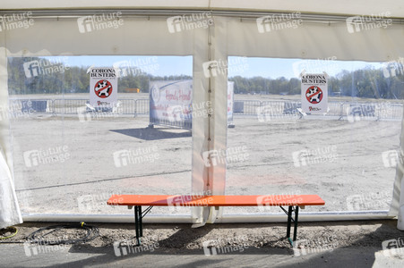 Eröffnung eines Corona-Drive-in auf dem Zentralen Festplatz in Berlin