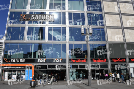 Ladenöffnungen nach Lockerung der Corona-Beschränkungen in Berlin