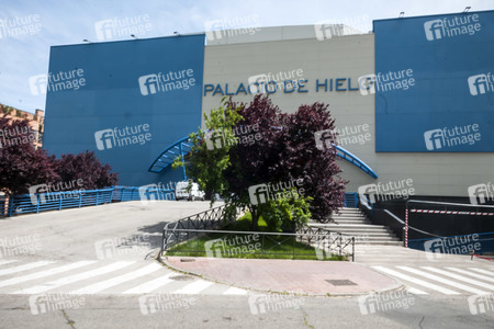 Schließung der Behelfs-Leichenhalle in Madrid