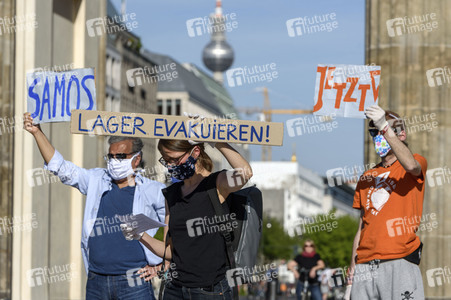 Demonstration für die Evakuierung der griechischen Flüchtlingslager in Berlin