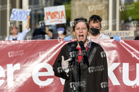 Demonstration für die Evakuierung der griechischen Flüchtlingslager in Berlin