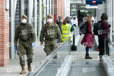 Lesung im Corona Behelfskrankenhaus in Madrid