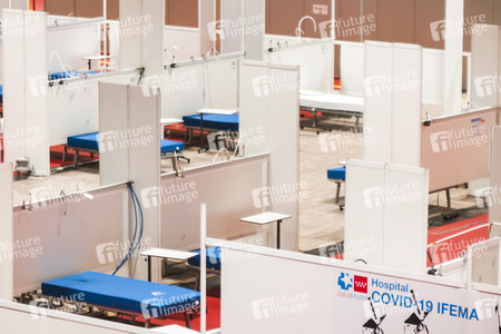 Lesung im Corona Behelfskrankenhaus in Madrid