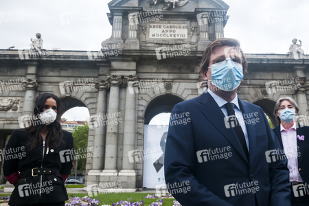 Schweigeminute für die Corona Opfer in Madrid