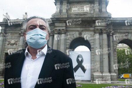 Schweigeminute für die Corona Opfer in Madrid