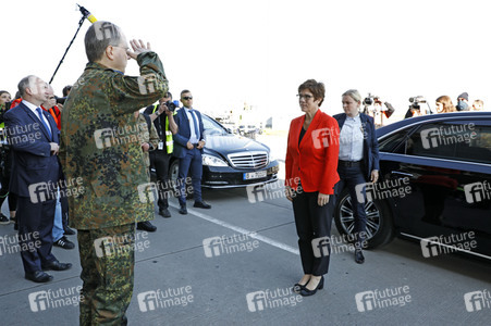 Bundeswehr transportiert Schutzmasken von China nach Leipzig