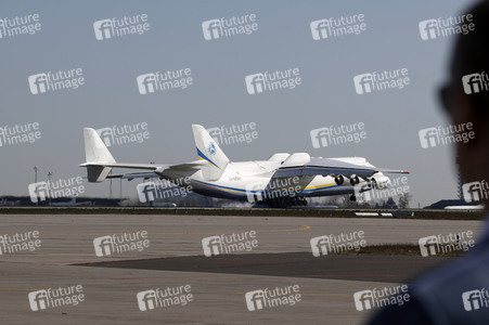 Bundeswehr transportiert Schutzmasken von China nach Leipzig