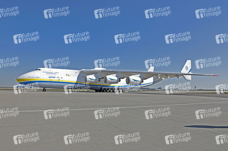 Bundeswehr transportiert Schutzmasken von China nach Leipzig