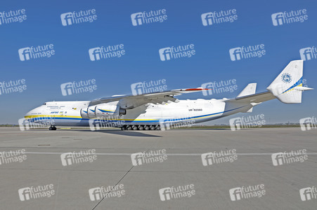 Bundeswehr transportiert Schutzmasken von China nach Leipzig