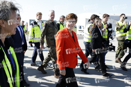 Bundeswehr transportiert Schutzmasken von China nach Leipzig