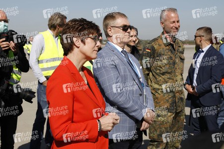 Bundeswehr transportiert Schutzmasken von China nach Leipzig