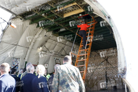 Bundeswehr transportiert Schutzmasken von China nach Leipzig
