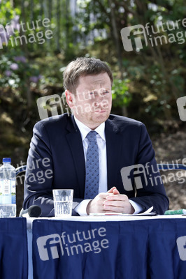 Pressegespräch mit den Ministerpräsidenten Kretschmer und Haseloff in Halle