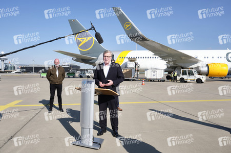 Ankunft von Corona-Schutzmaterialien aus China in Hannover