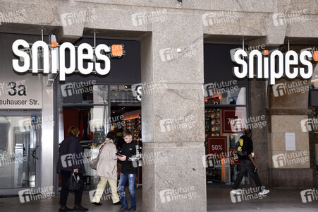 Symbolfoto Ladenöffnungen nach Lockerung der Corona-Beschränkungen