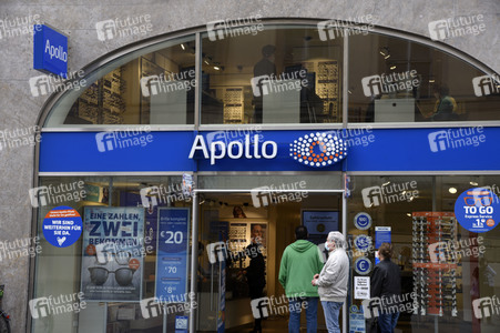 Symbolfoto Ladenöffnungen nach Lockerung der Corona-Beschränkungen