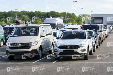 Symbolfoto Neuwagen Auslieferungslager