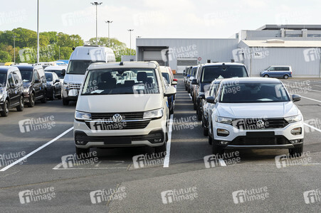 Symbolfoto Neuwagen Auslieferungslager