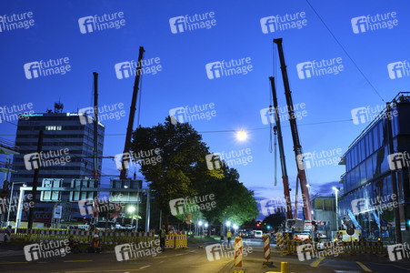 Errichtung der Verbindungsbrücke am Continentalgebäude in Hannover