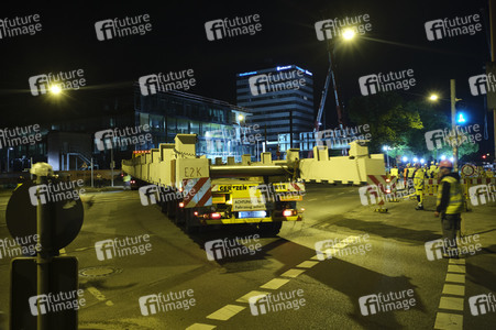 Errichtung der Verbindungsbrücke am Continentalgebäude in Hannover