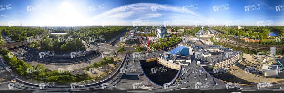 Errichtung der Verbindungsbrücke am Continentalgebäude in Hannover