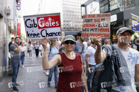 Demo gegen Corona-Maßnahmen in Köln