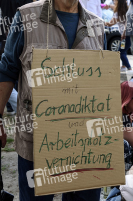 Protest gegen die Einschränkung der Grundrechte in Berlin
