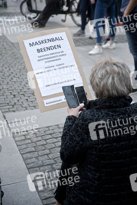 Demo gegen die Einschränkung der Grundrechte in Hamburg