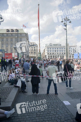 Demo gegen die Einschränkung der Grundrechte in Hamburg