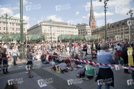Demo gegen die Einschränkung der Grundrechte in Hamburg
