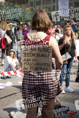 Demo gegen die Einschränkung der Grundrechte in Hamburg