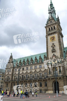 Demonstration der Beautybranche und Tattoostudios in Hamburg