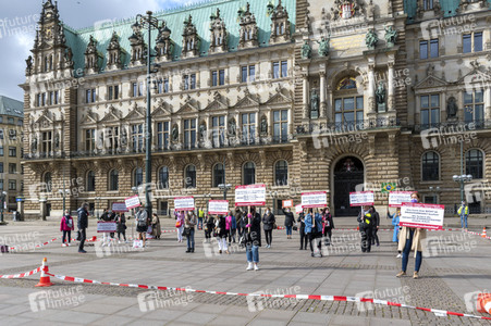 Demonstration der Beautybranche und Tattoostudios in Hamburg