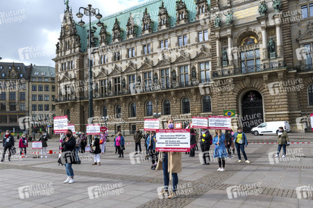 Demonstration der Beautybranche und Tattoostudios in Hamburg